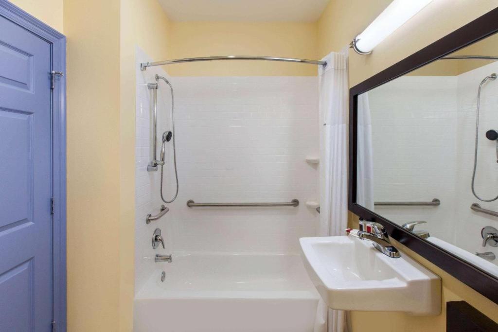 Days Inn By Wyndham Baton Rouge Airport Dış mekan fotoğraf